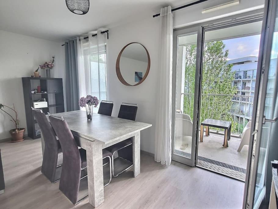 Superbe Appartement Avec 2 Balcons - Vue Sur La Cathedrale Environ 15 Min En Tram Страсбург Екстер'єр фото